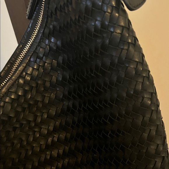 The essential curve shoulder bag - Picture 6 of 16